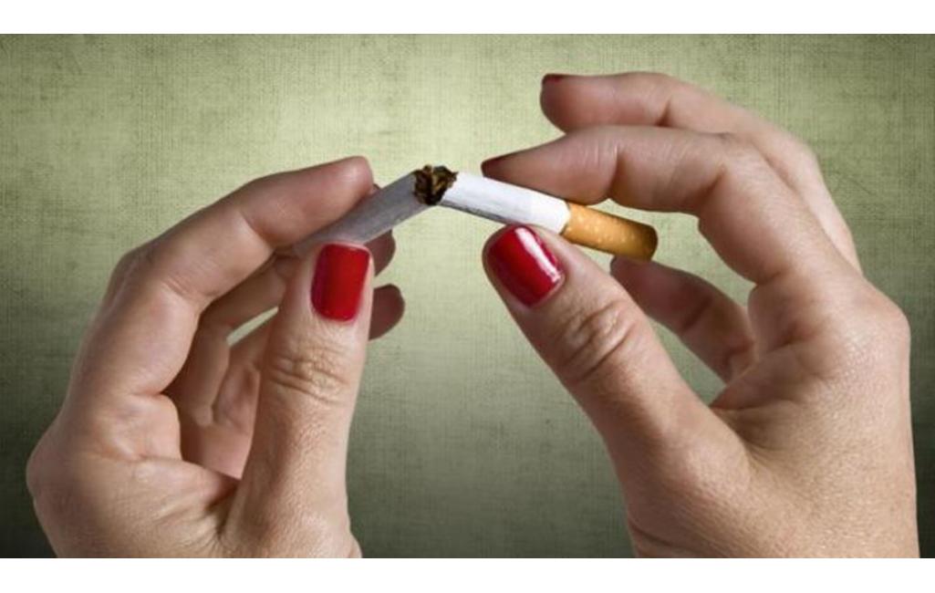 Bahaya Merokok: 5 Efek Negatif Merokok pada Perempuan