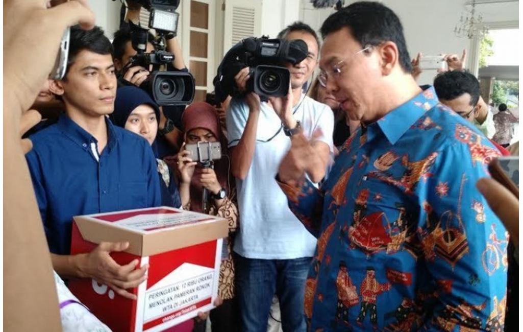 ISMKMI Sayangkan Dukungan Ahok Terhadap Pameran Mesin Rokok