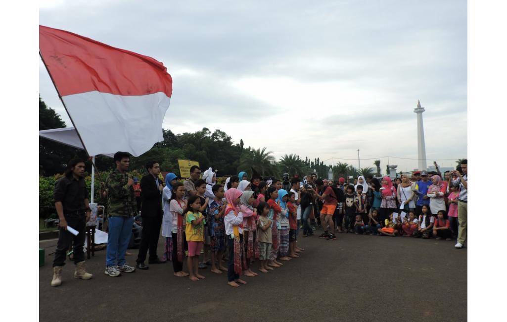 Aksi 10.000 Pesawat Kertas untuk Presiden