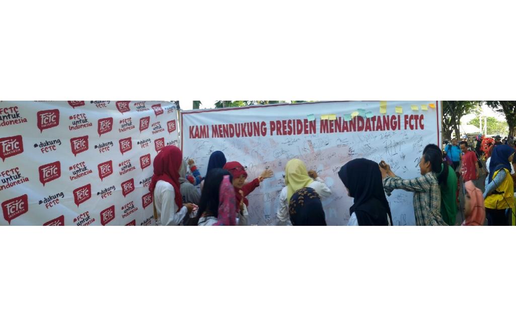 Aksi Gerakan Muda FCTC Padang