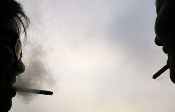 Waspada! Rokok Bisa Rusak Percintaan Anda