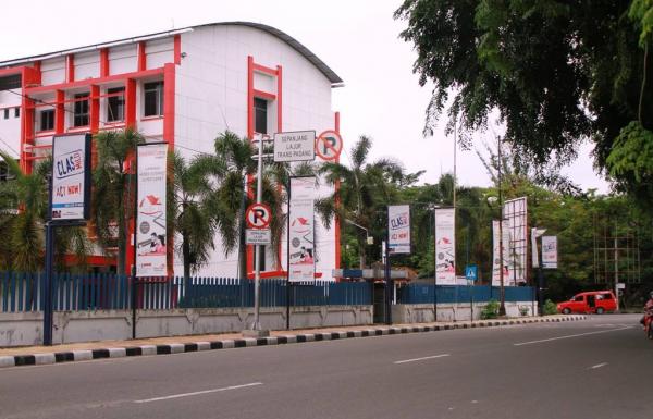 Kota Jadi Pohon, Iklan Rokok Jadi Daunnya