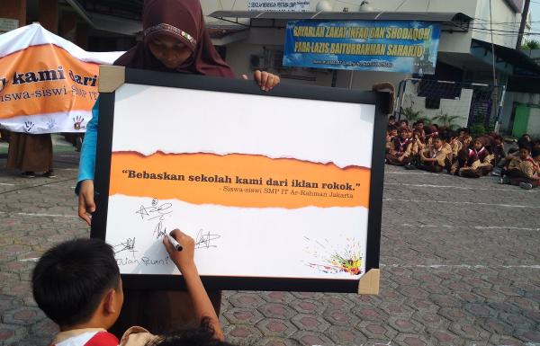 Iklan Rokok Masih Banyak di Jakarta