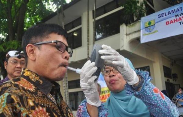 Tim Kampanye Bahaya Rokok Cek Kandungan Monoksida 2.000 Warga