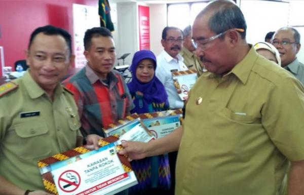 Lindungi Perokok Pasif, Abubakar Siapkan Perbup Kawasan Tanpa Rokok