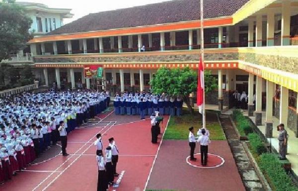 Iklan Rokok Serang Sekolah
