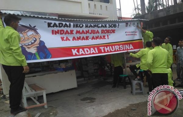 Walah, 90 Persen Sekolah di Padang Dikepung Iklan Rokok