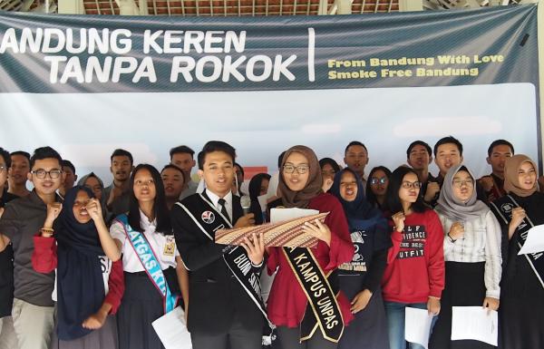 Mahasiswa dan Pelajar Deklarasi 'Bandung Bebas Asap Rokok'